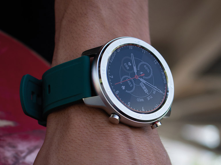 Reloj Smartwatch Plateado Negro
