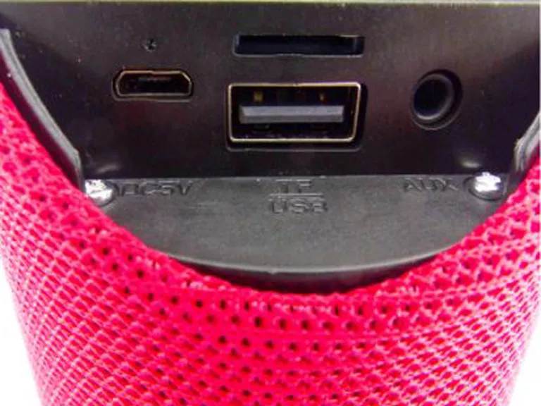 Parlante Altavoz Bluetooth Rojo con USB Importclick